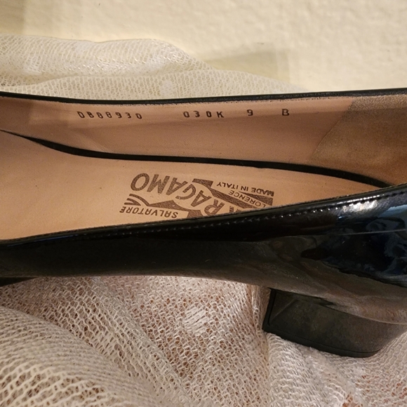 Salvatore Ferragamo Black Patent Leather Block Pumps Size 9 - Picture 7 of 9